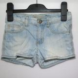 Korta ljusa jeans-shorts